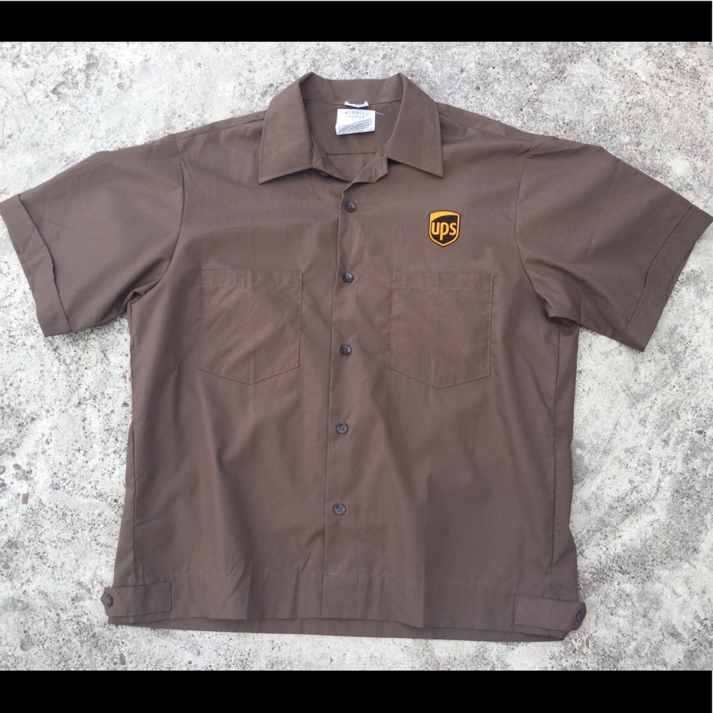 UPS Work Delivery Brown Button Down Short Sleeve Shirt size L